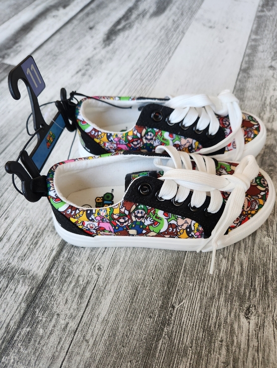 round up Other - Official Nintendo Ground Up Super Mario Bros Shoes Size 11 Kids